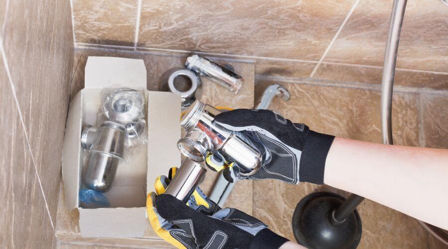 Professional gutter cleaning in Sidney, IA